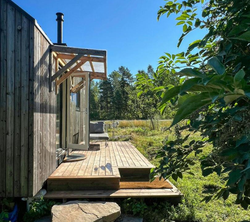 Nesoddtangen House | Micro house in a rose garden on a smallholding