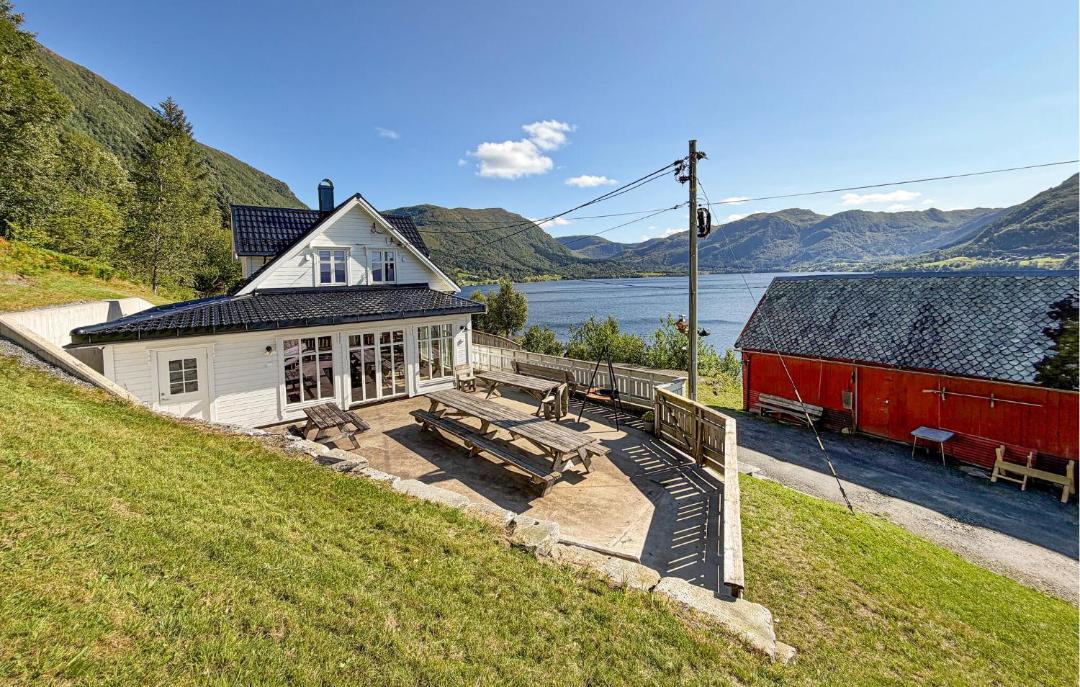 Vanylven House | Gorgeous Home In Fiskåbygd With House A Panoramic View
