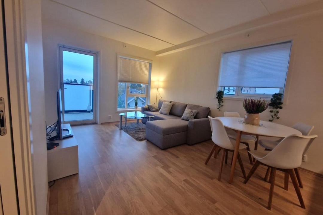 Ullensaker Apartment | Mordern Apartment near Train, Shopping and Airport