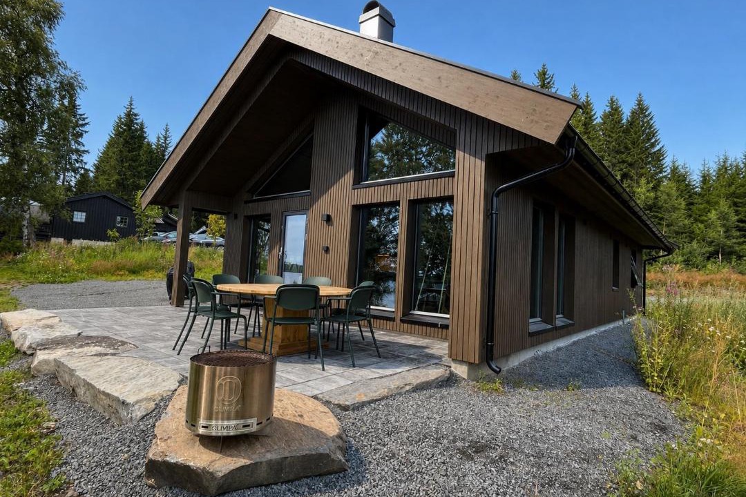 Ringsaker House | Sjølyst, lakeside cabin near Sjusjøen for 8 persons