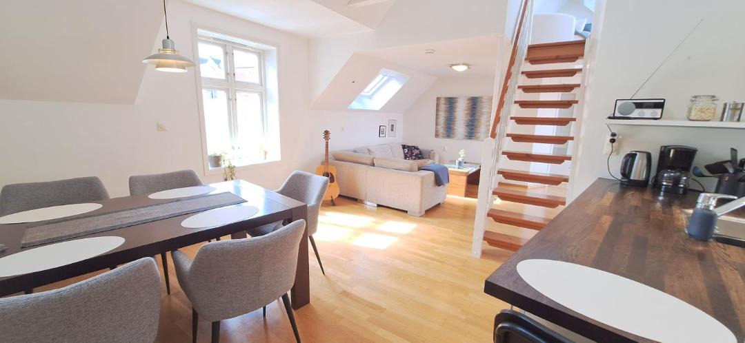 Bergen City Centre Apartment | Penthouse with Panoramic Fjord Views - Private Terrace in Bergen Center