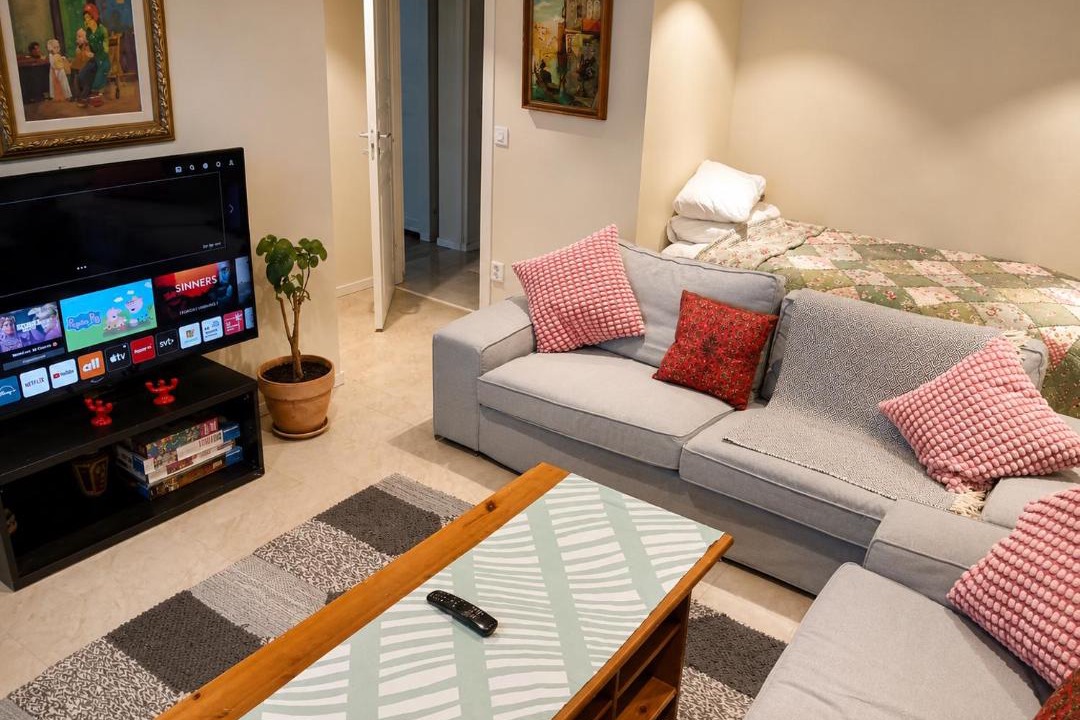 Molndal Apartment | Spacious Apartment with Private Entrance & Free Parking