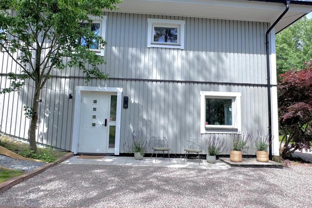 Saltsjo Boo Apartment | Modern Seaside Guesthouse with Archipelago Views