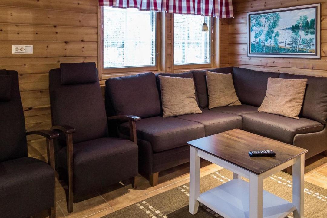 Akaslompolo House | Holiday Home Lapinkulta b by Interhome