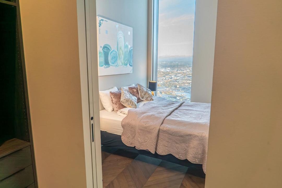 Lindholmen Apartment | Penthouse Suite 70th floor Karlatornet Gothenburg