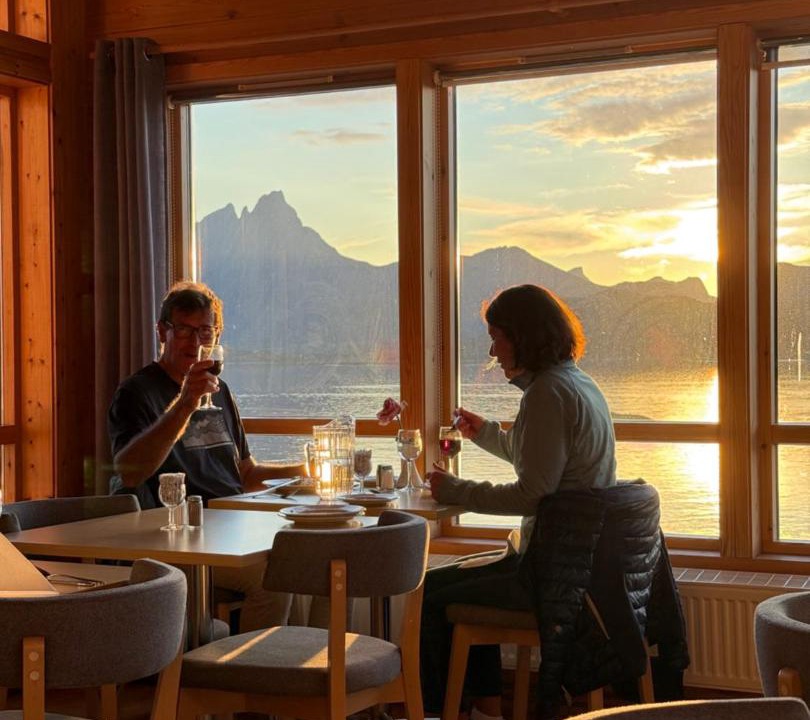 Vestvagøy Hotel | Statles Rorbu- og Konferansesenter AS