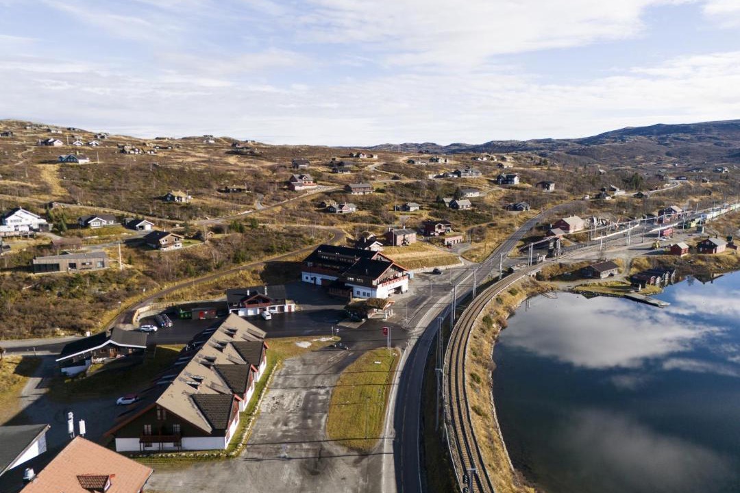 Ustaoset Apartment | Alpine Apartment with Parking and Balcony