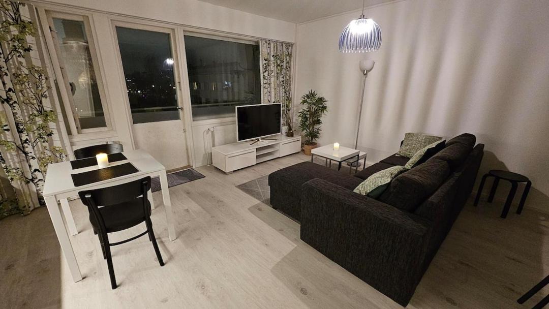 Turku Apartment | Spacious studio with cathedral views