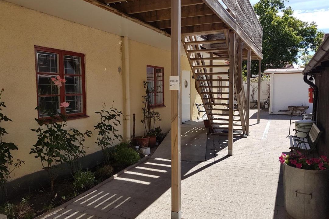 Innerstaden Apartment | Adelsgatan 36 lägenhetshotell, Gotland Living and Meeting