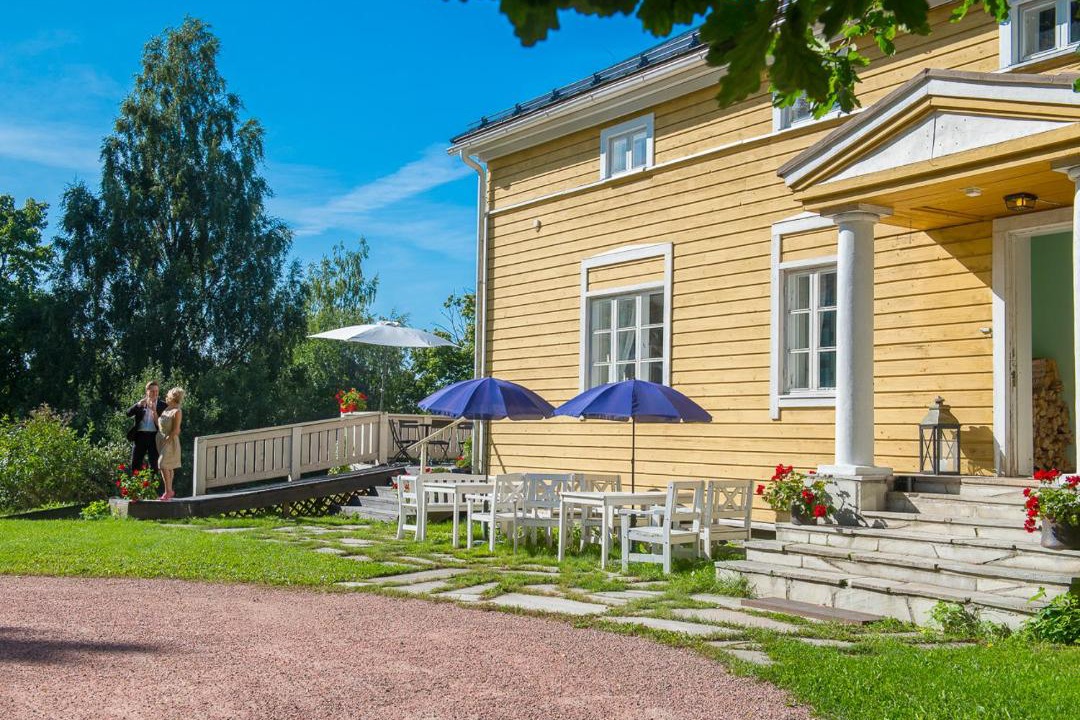 Lohja Bed & Breakfast | Koivulan Kartano
