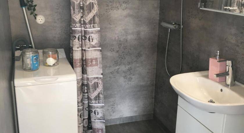 Photo of Bathroom in Tvaaker