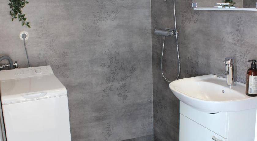 Photo of Bathroom in Tvaaker