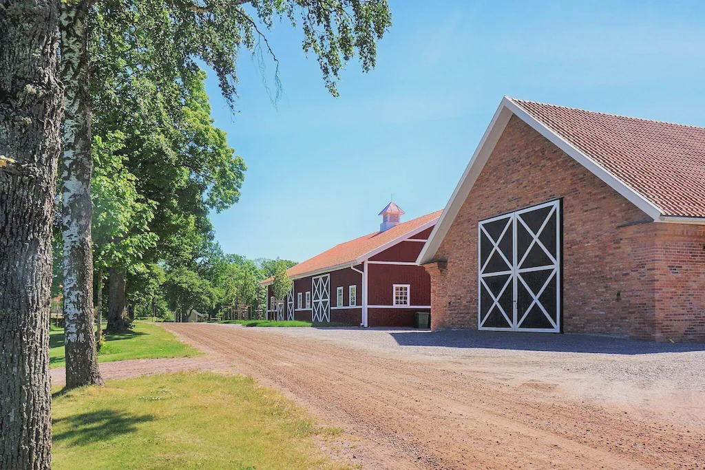 Photo of Buildings in Hova