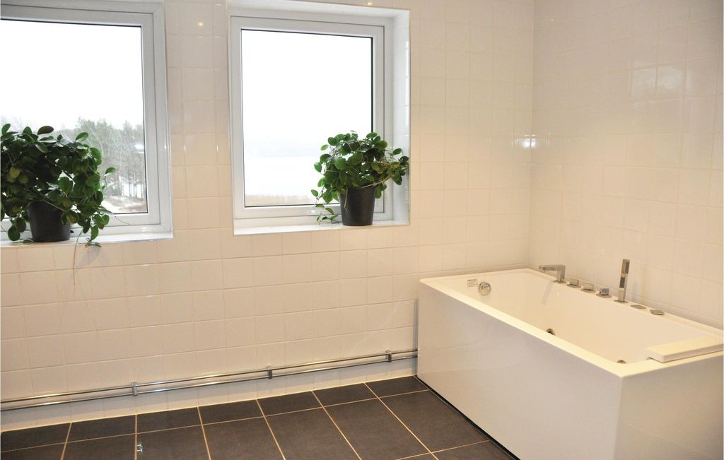 Photo of Bathroom in Arjang