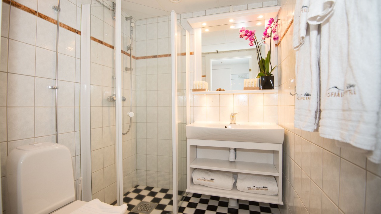 Photo of Bathroom in Salen