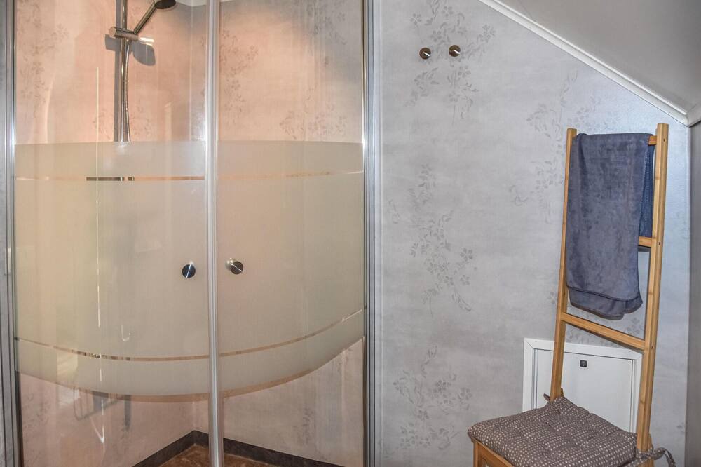Photo of Bathroom in Arjang