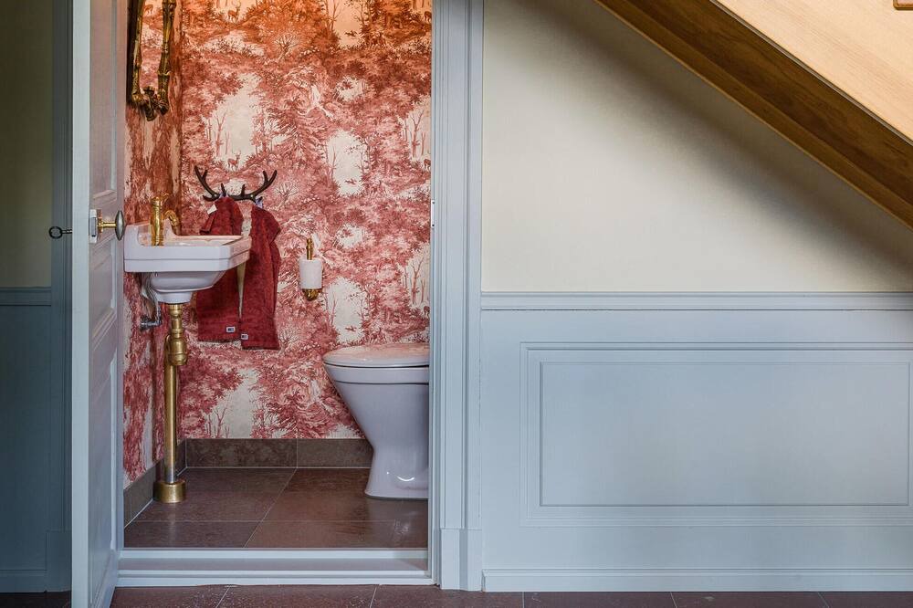 Photo of Bathroom in Holo