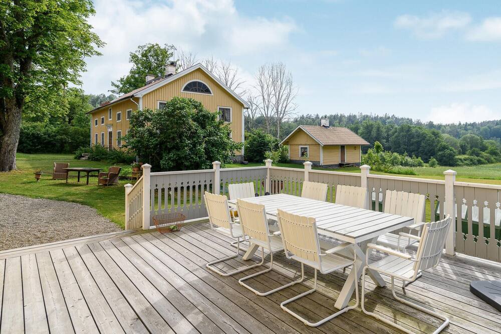 Photo of Outdoor in Holo