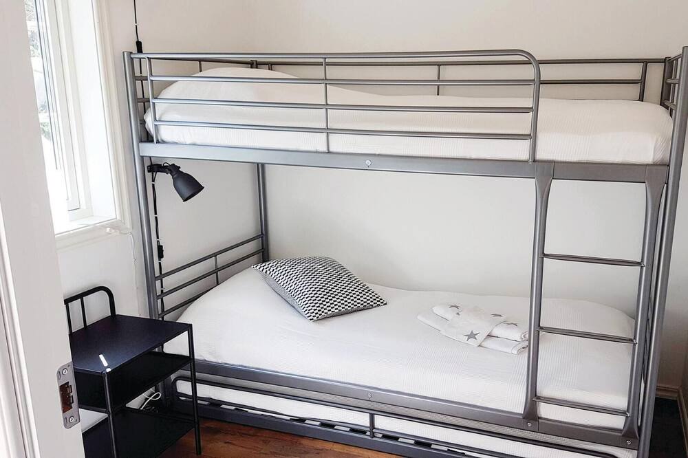 Photo of Bedroom in Arjang