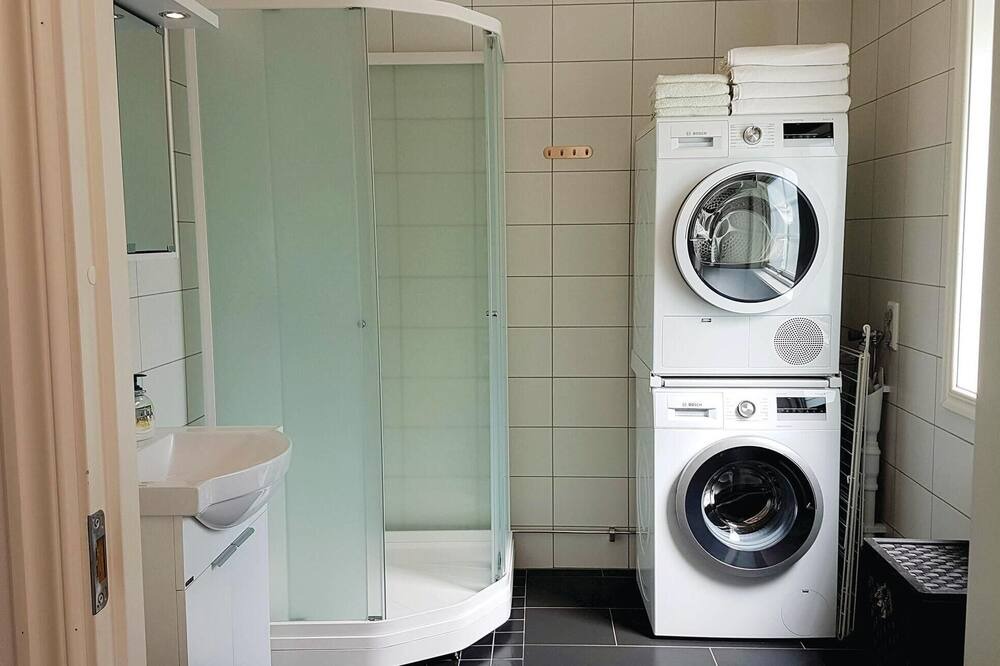 Photo of Bathroom in Arjang