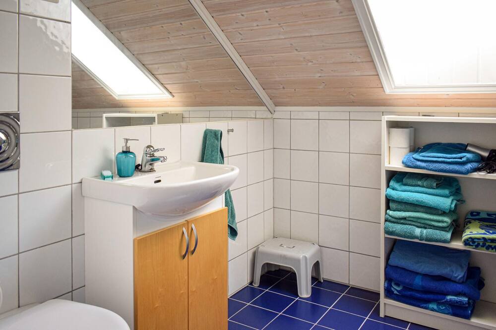 Photo of Bathroom in Bomlo