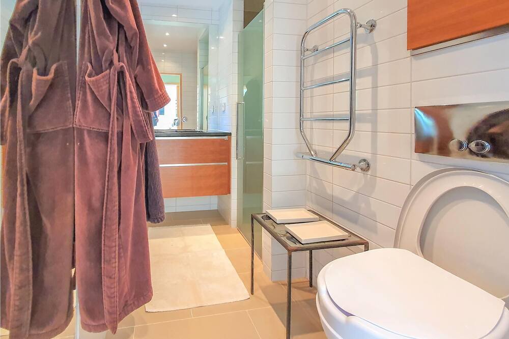 Photo of Bathroom in Lervik