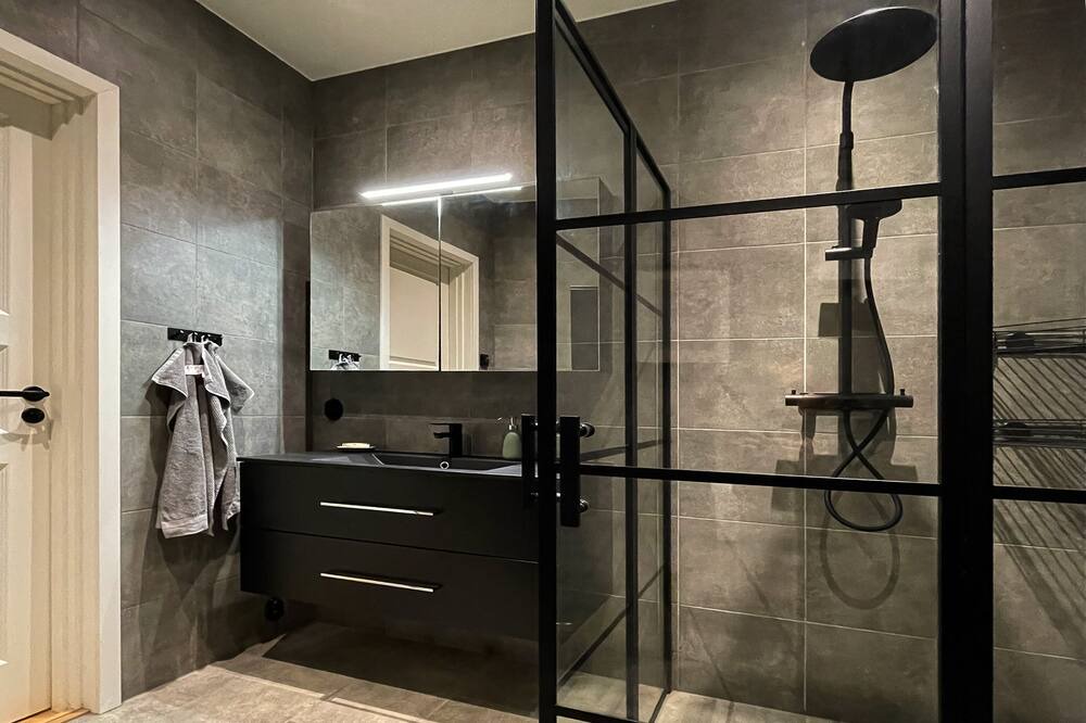 Photo of Bathroom in Bagaregarden