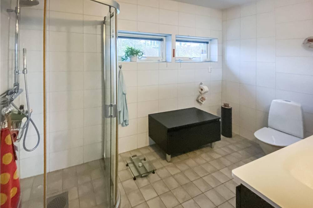Photo of Bathroom in Orby