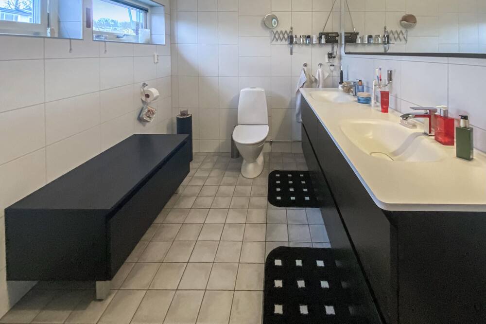 Photo of Bathroom in Orby