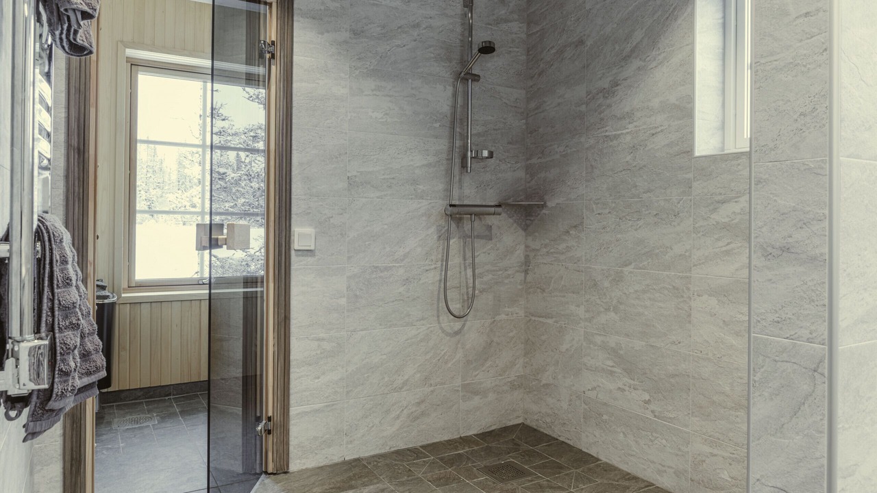 Photo of Bathroom in Undersaker