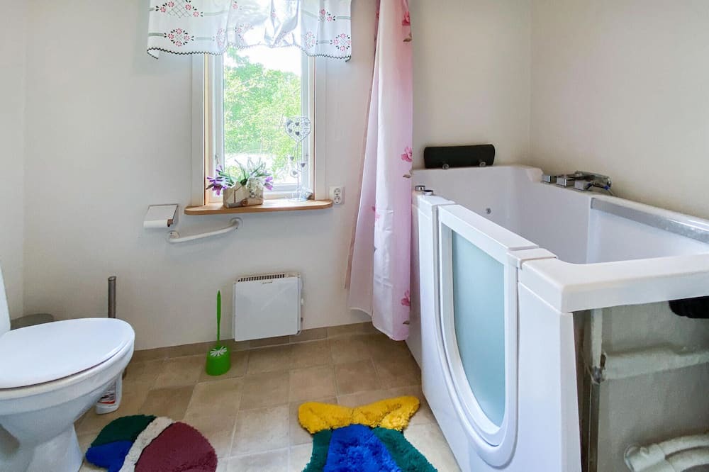 Photo of Bathroom in Torestorp