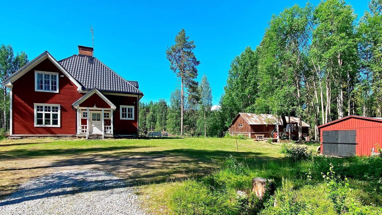 Photo of Buildings in Kattisavan