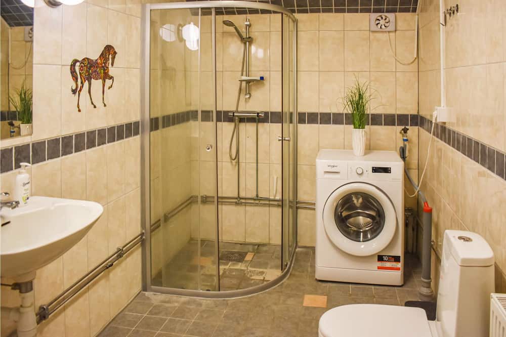 Photo of Bathroom in Brokind