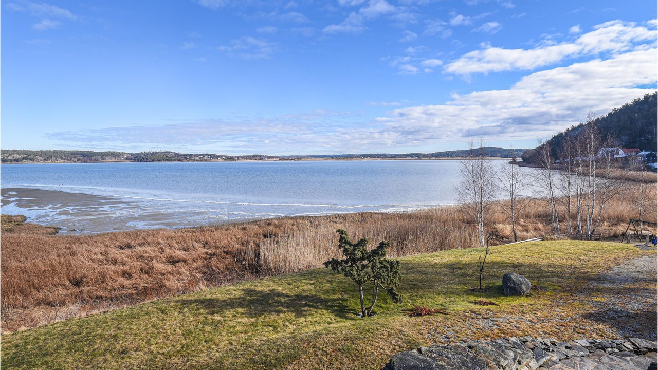 Photo of Outdoor in Kode