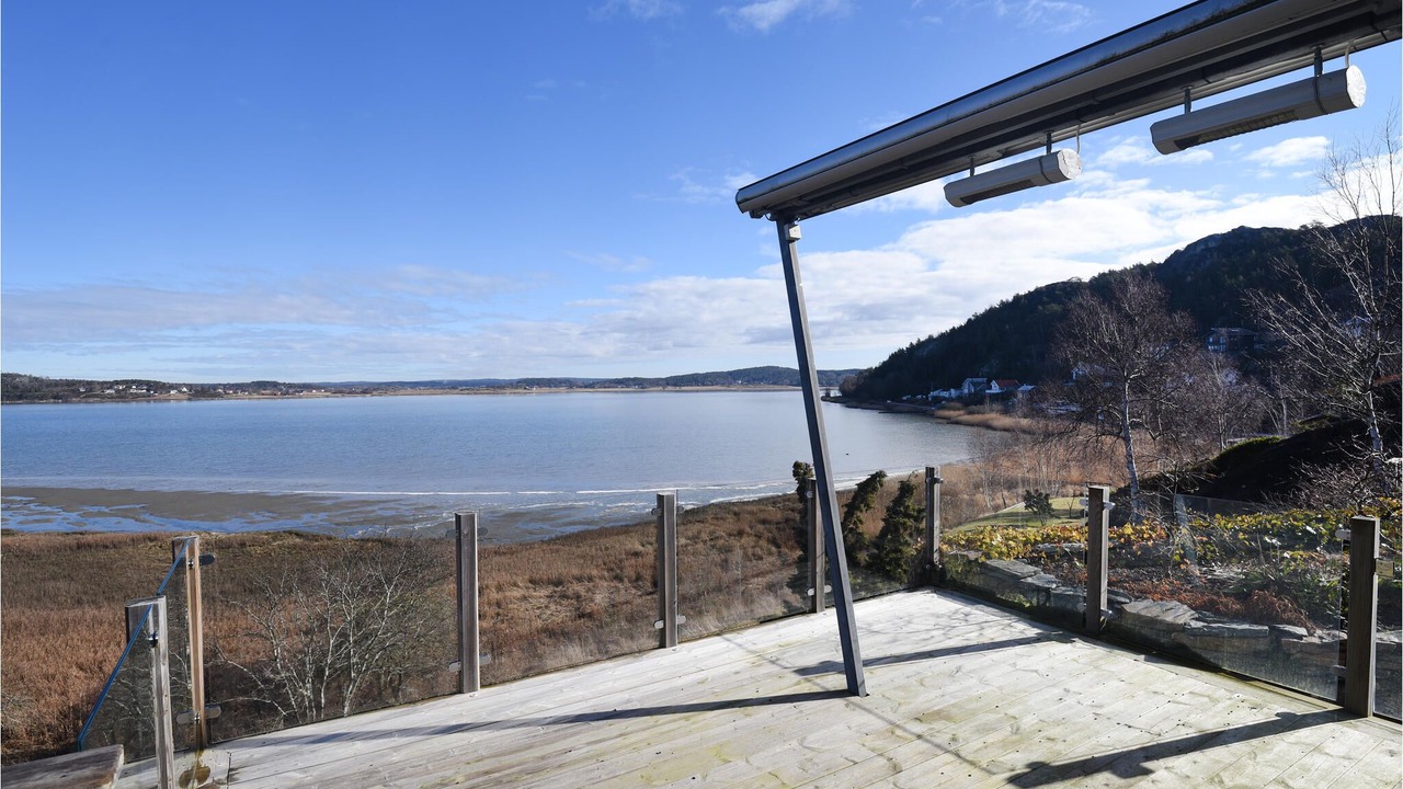 Photo of Outdoor in Kode