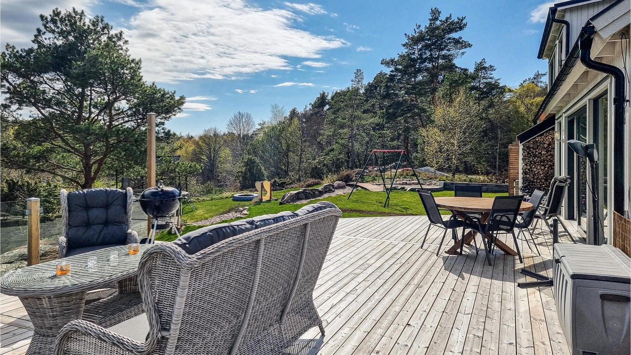 Photo of Outdoor in Kode