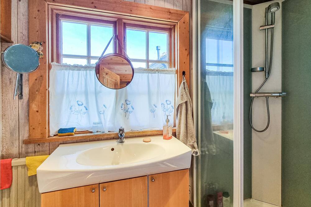 Photo of Bathroom in Hamburgsund