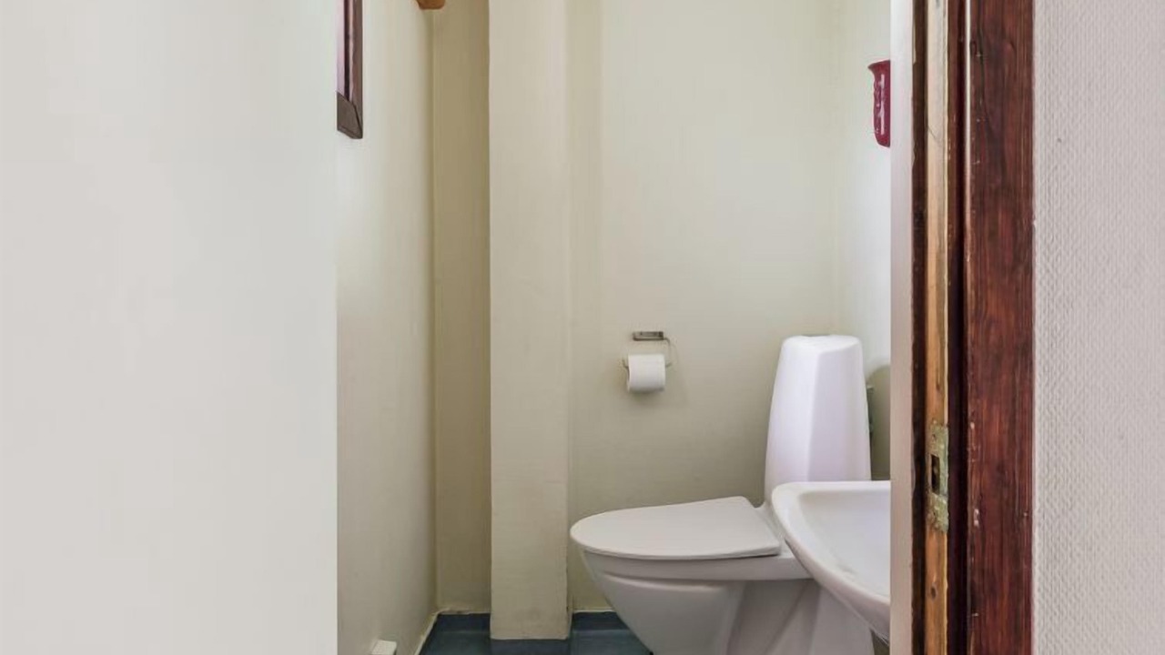 Photo of Bathroom in Undersaker
