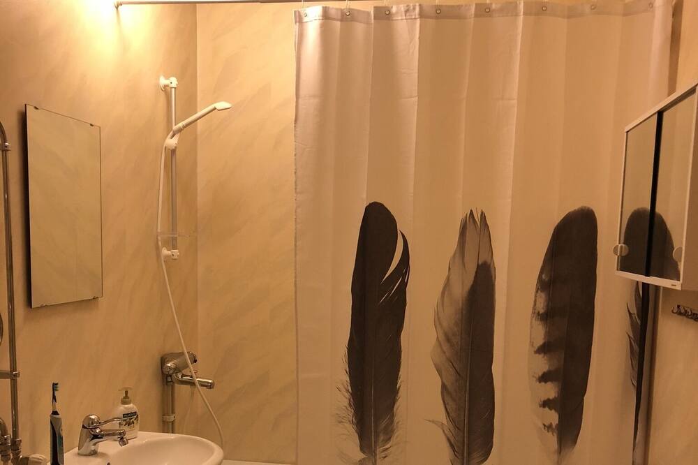 Photo of Bathroom in Aby