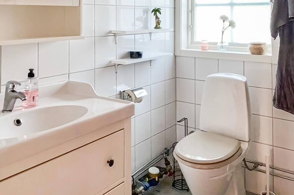 Photo of Bathroom in Monsteras