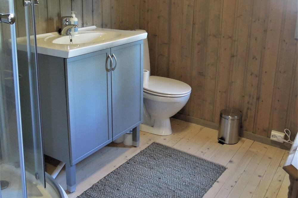 Photo of Bathroom in Aseral