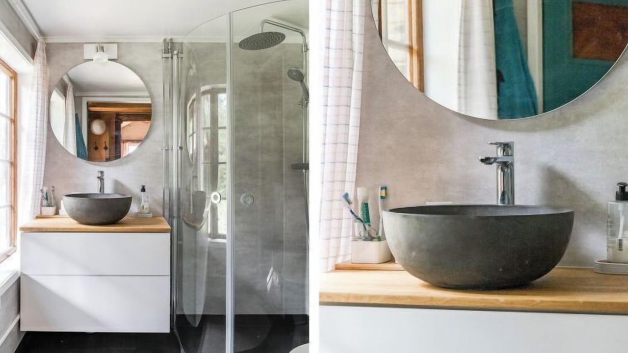 Photo of Bathroom in Vase