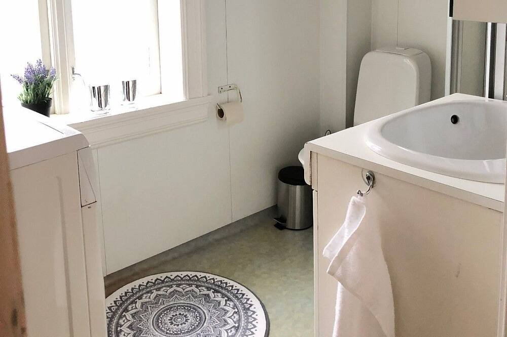 Photo of Bathroom in Bomlo