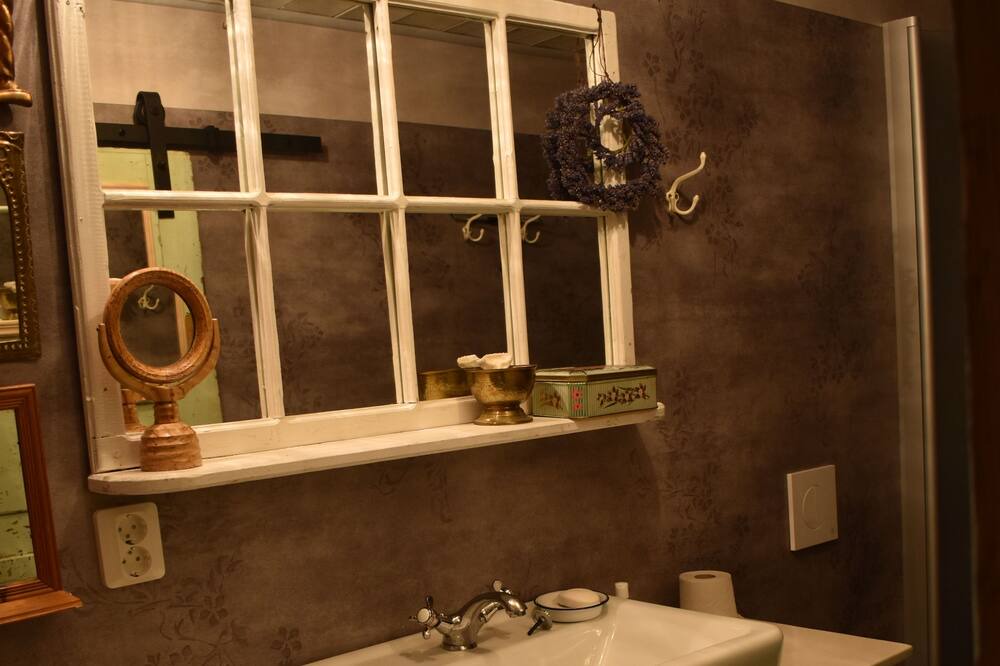 Photo of Bathroom in Koping