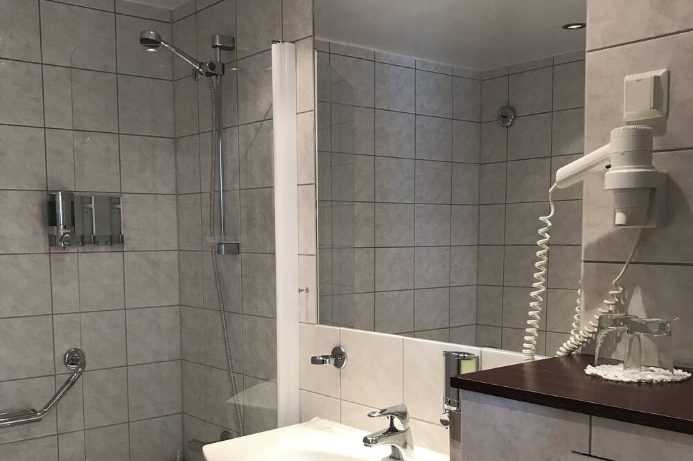 Photo of Bathroom in Faervik