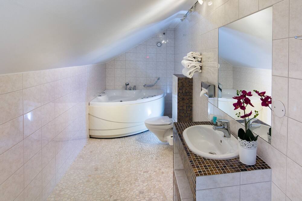 Photo of Bathroom in Faervik