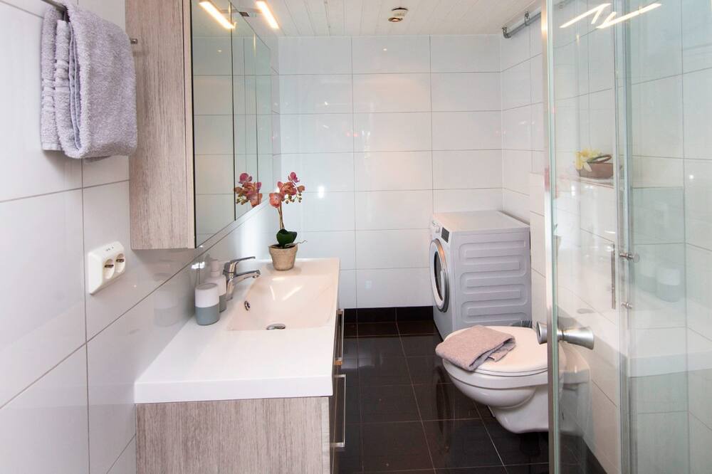 Photo of Bathroom in Faervik