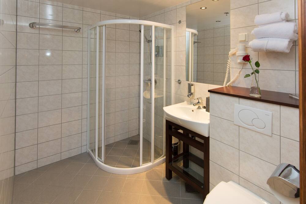 Photo of Bathroom in Faervik