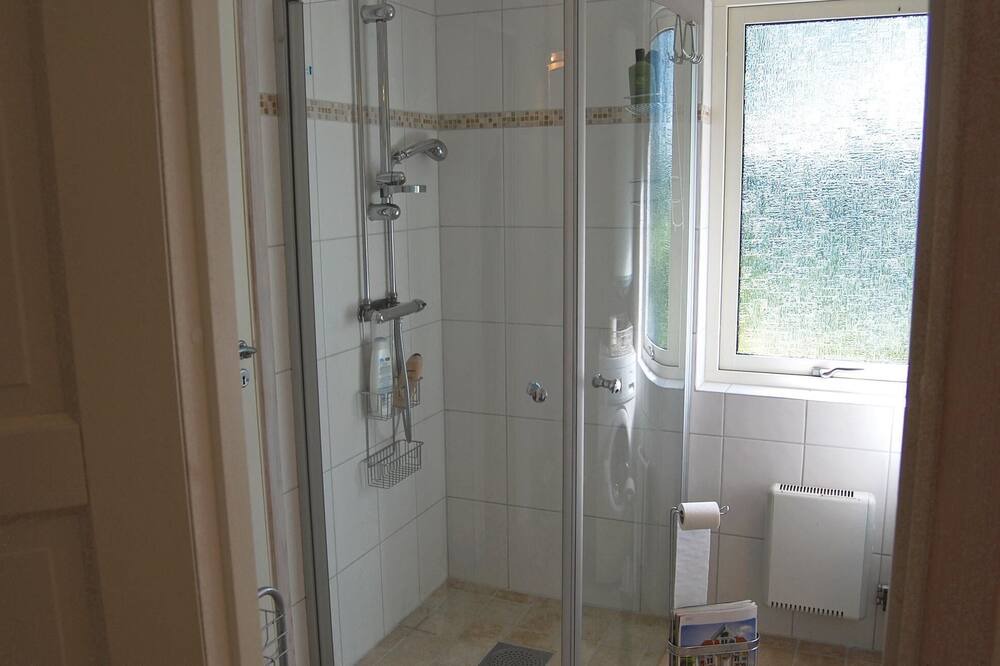 Photo of Bathroom in Listarum