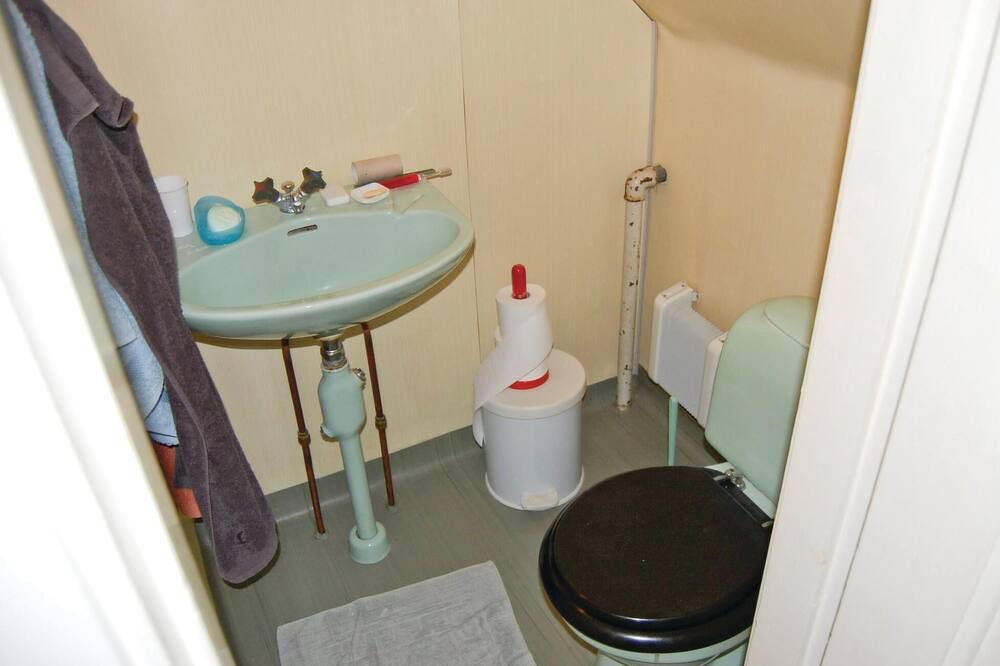 Photo of Bathroom in Algaras